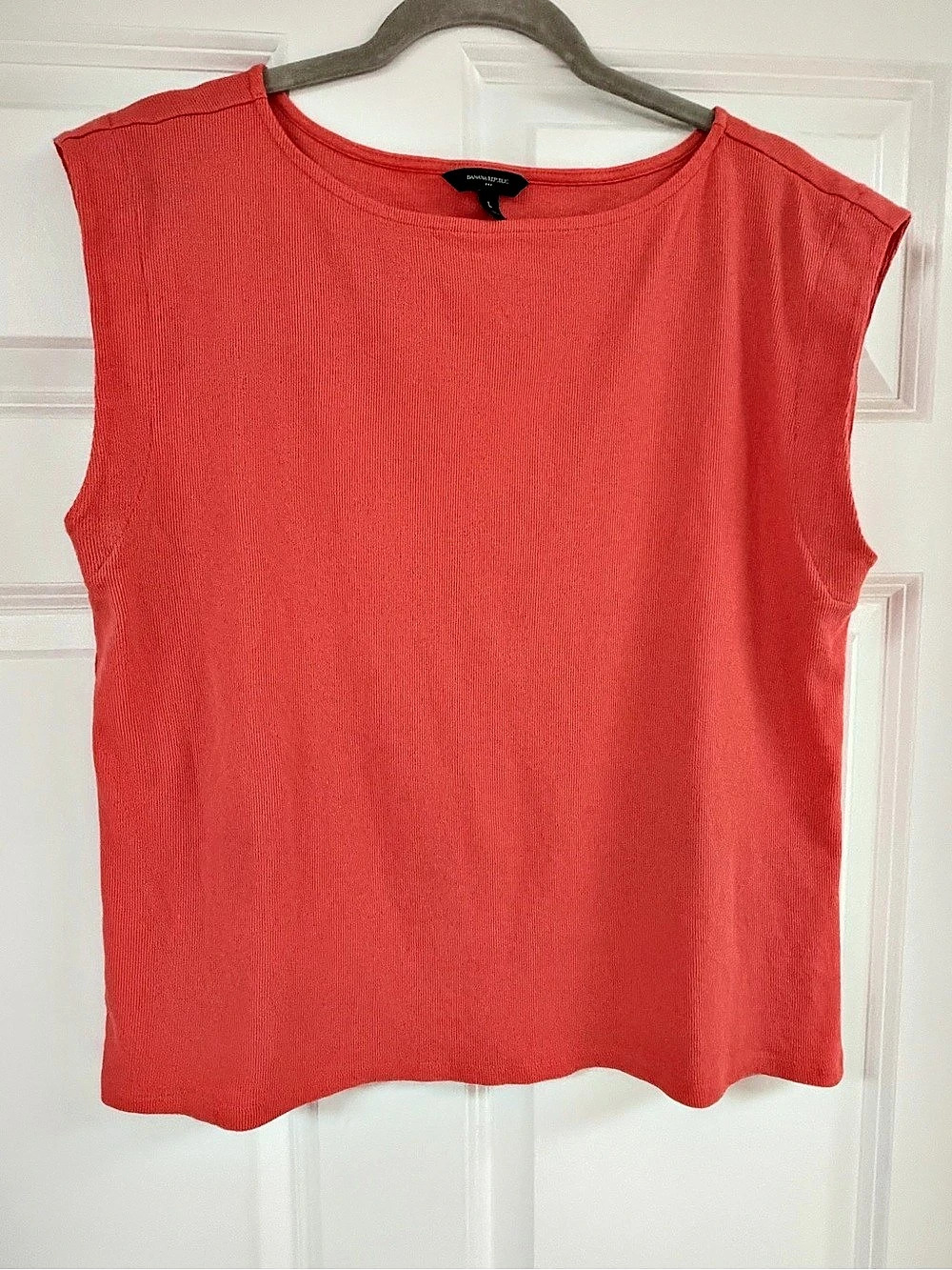 Banana Republic Ribbed Sleeveless Blouse in Coral - Size L